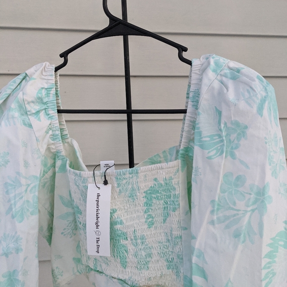 Amazon Drop palm print white crop blouse - Picture 4 of 7